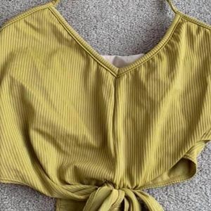 ISO medium ribbed bronze tie top or ruffle around